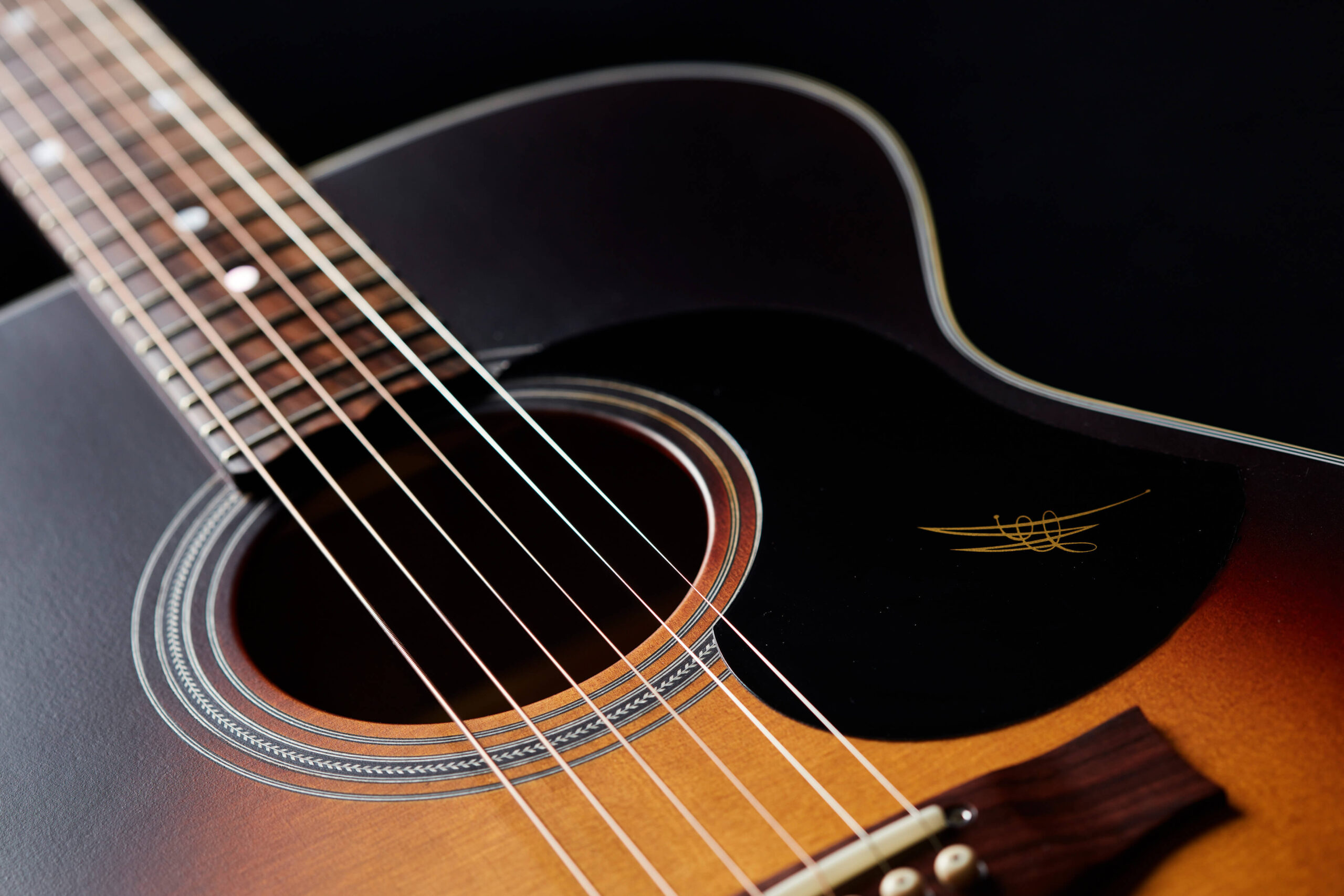 img-The EBG808_20 Maton Guitar (1)