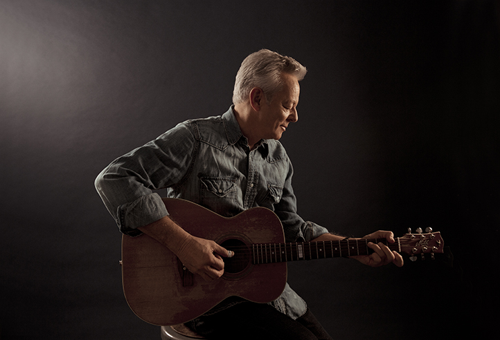 img-TOMMY EMMANUEL with Maton Guitar
