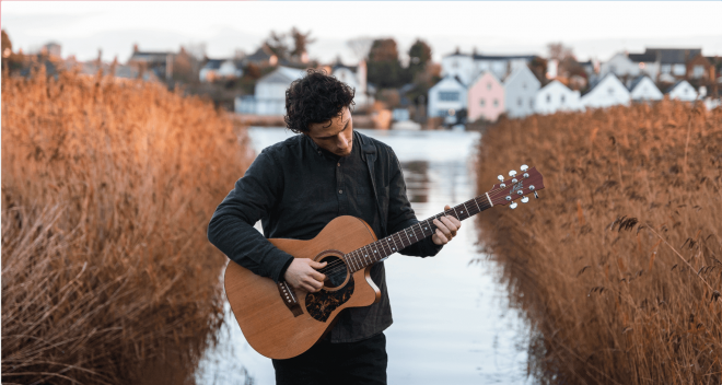 img-Benjamin_Haycock_Maton_Guitars_2_660_352_s